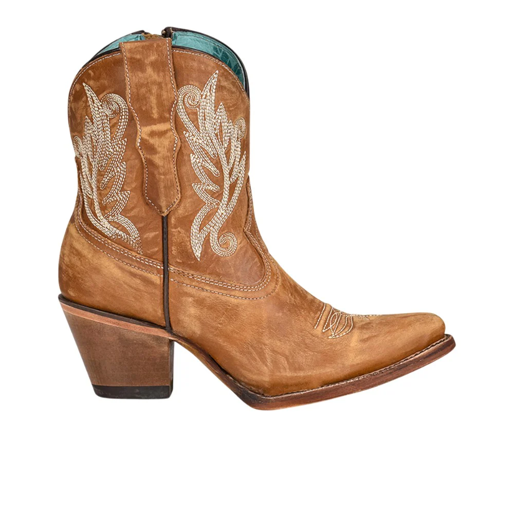 Golden Embroidered Snip Toe Pull On Cowboy Boots