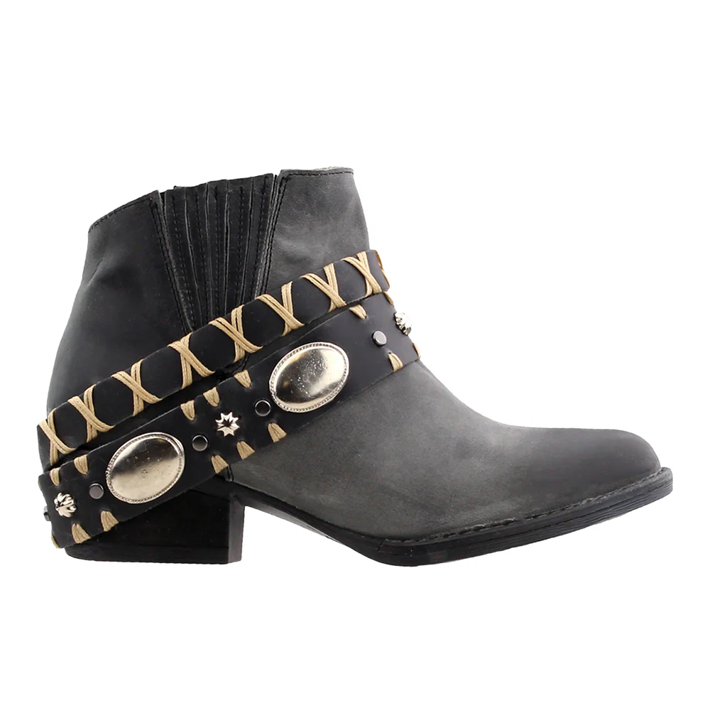 Studded Pull On Round Toe Cowboy Boots
